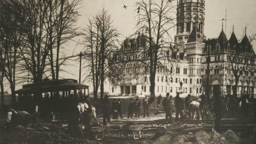 Workers lay trolley tracks near State Capitol, Hartford.